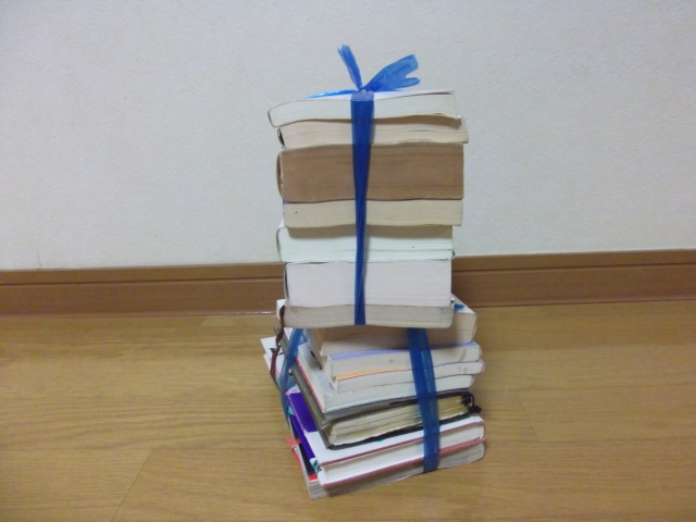 本をきつく縛る紐の結び方