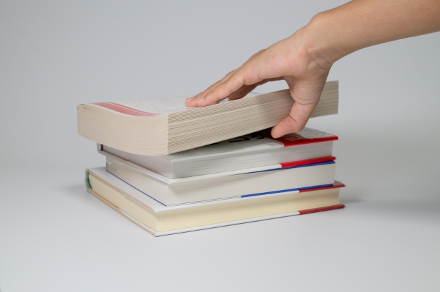 恥ずかしい!見られたくない本の処分時の工夫