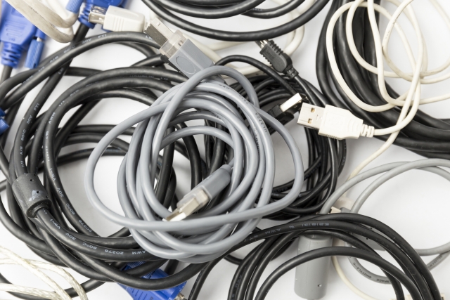 ケーブル・コードは何ゴミ?基本の捨て方