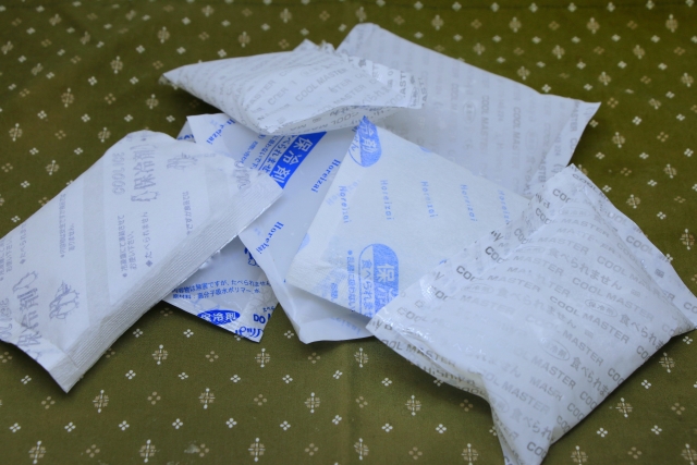 保冷剤の正しい捨て方と再利用アイデア｜家庭から大量処分まで徹底解説