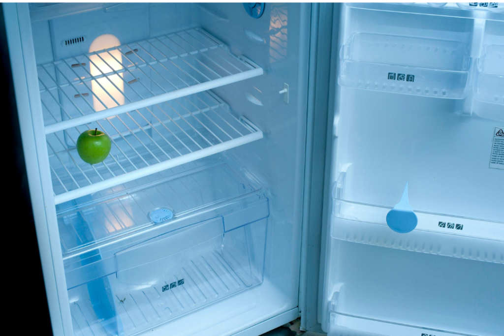 ヤマダ電機で冷蔵庫の引き取りは無料？処分費用や注意点を徹底解説