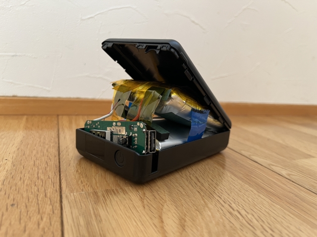 膨張したバッテリーはどう捨てる